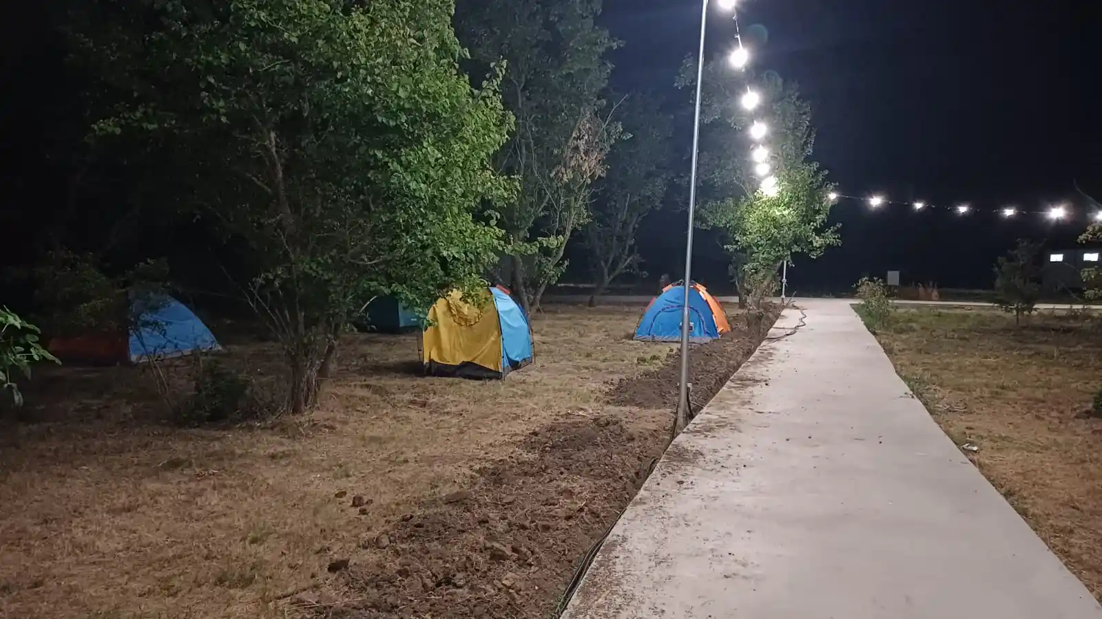 Cazare Cort camping - imagine 3