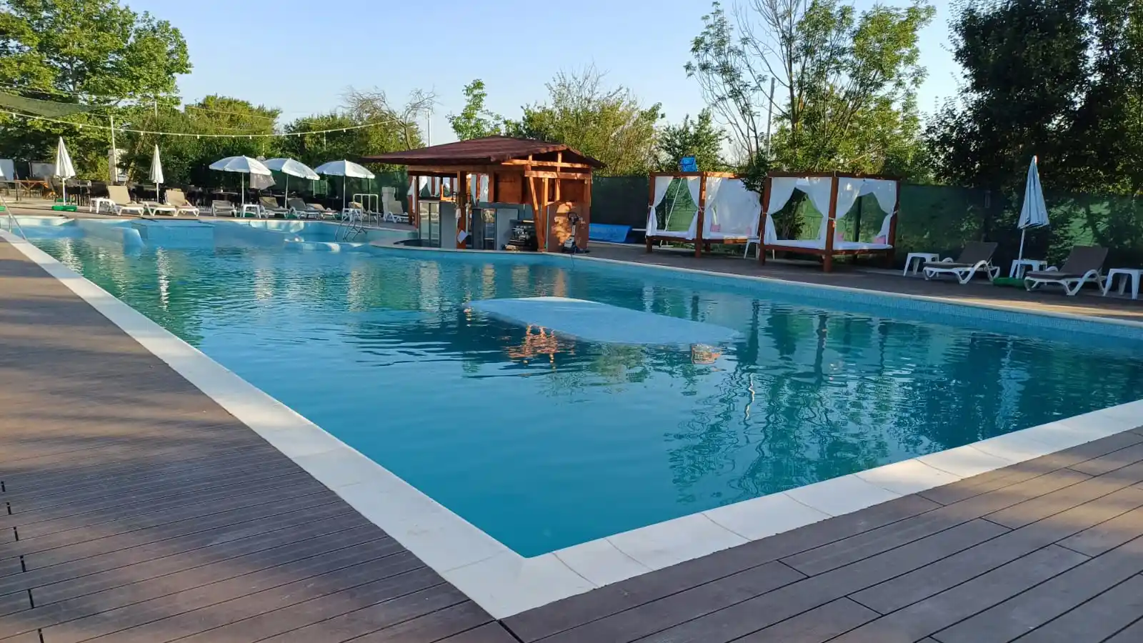 Piscină Iluminată